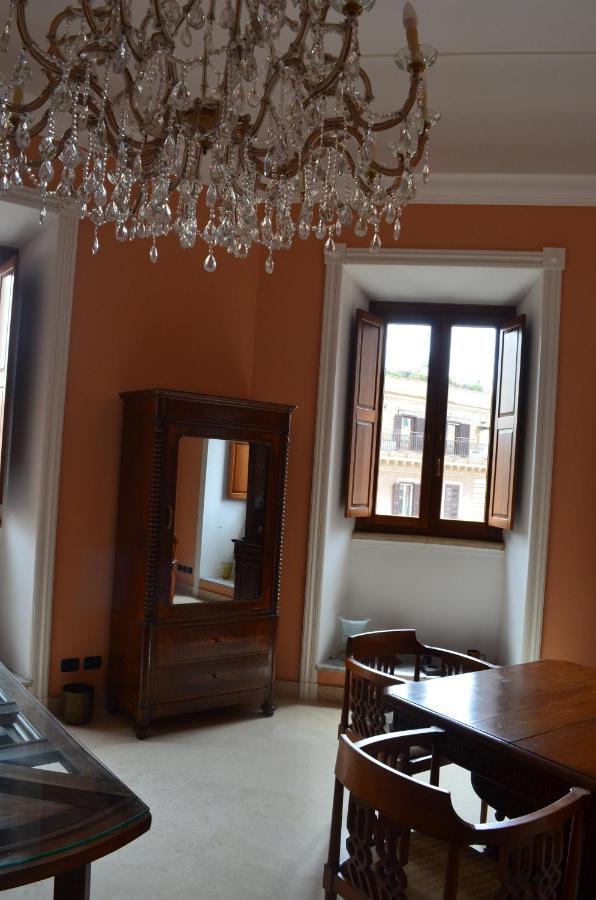 Elegante Appartamento Nel Centro Di Roma エクステリア 写真