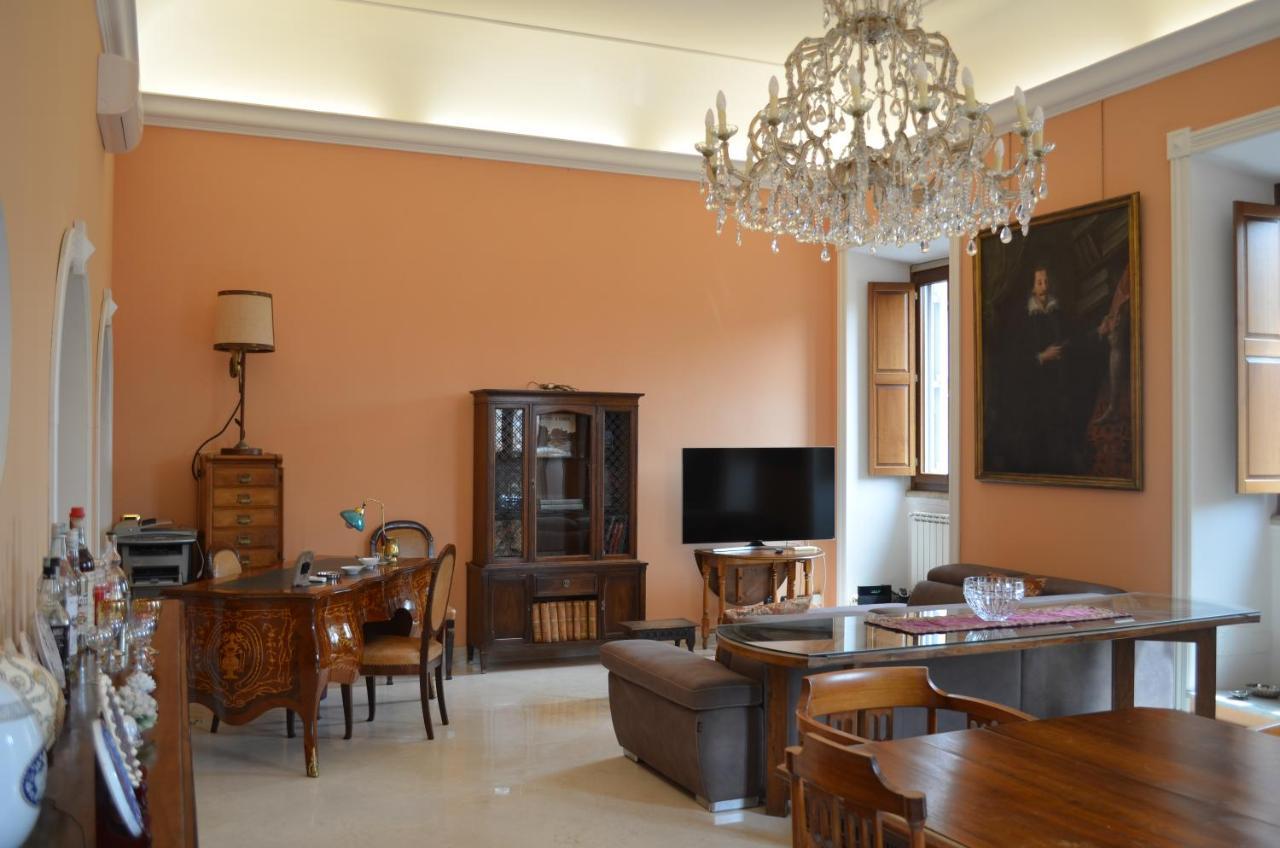 Elegante Appartamento Nel Centro Di Roma エクステリア 写真